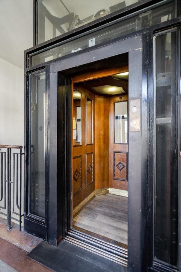 Basilika View Elegant Suite Need Reservation For Free Parking Budapest Bagian luar foto